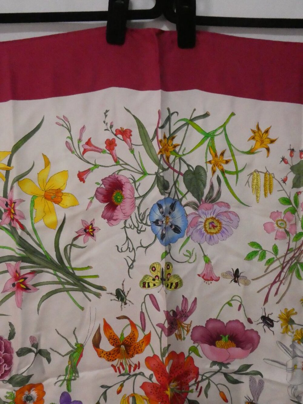 Vintage GUCCI Flora Silk Scarf Vittorio Accornero Burgundy Red Border - Picture 6 of 15